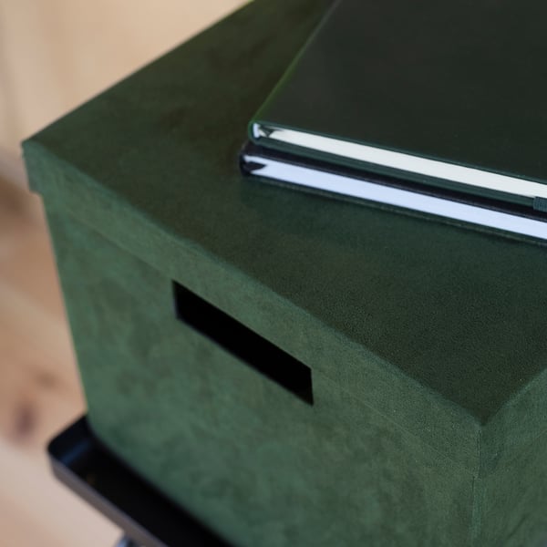 GJÄTTA Boîte de rangement avec couvercle, velours vert foncé, 9 ¾x13 ¾x7 ¾ "
