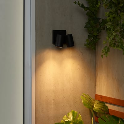 GRÖNSPRÖT Applique double, câblée, extérieur noir