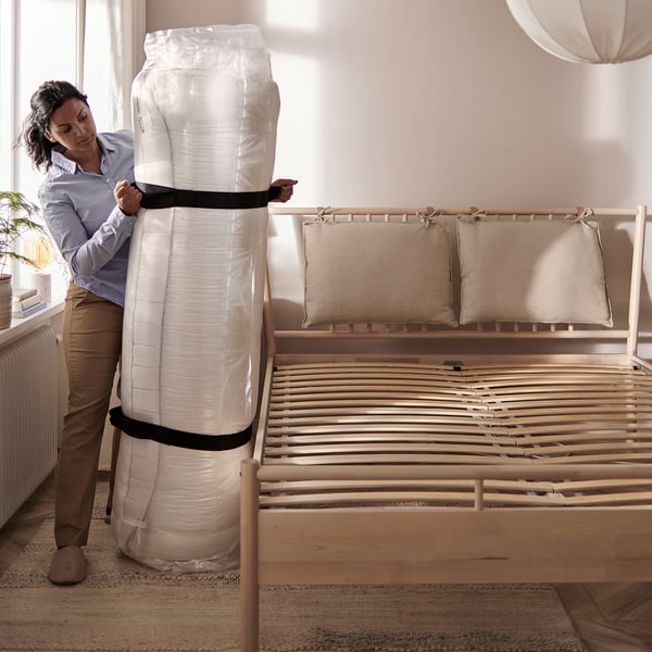 HEMNES Structure de lit avec matelas, teinté blanc/Valevåg mi-ferme, Deux places