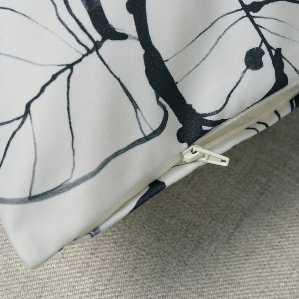 PELARKÖRSBÄR Housse de coussin, blanc/noir, 20x20 "