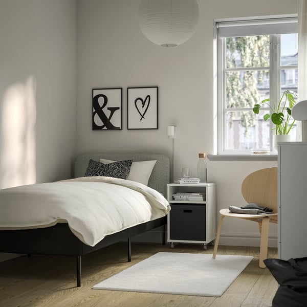 SLATTUM Structure de lit matelassée, Vissle gris foncé/housse de tête de lit incluse Öreryd gris/beige, 1 place