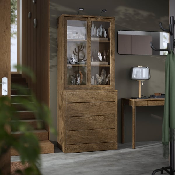 TONSTAD Rangement avec tiroirs, teinté brun chêne plaqué/verre, 32 1/4x18 1/2x82 5/8 "