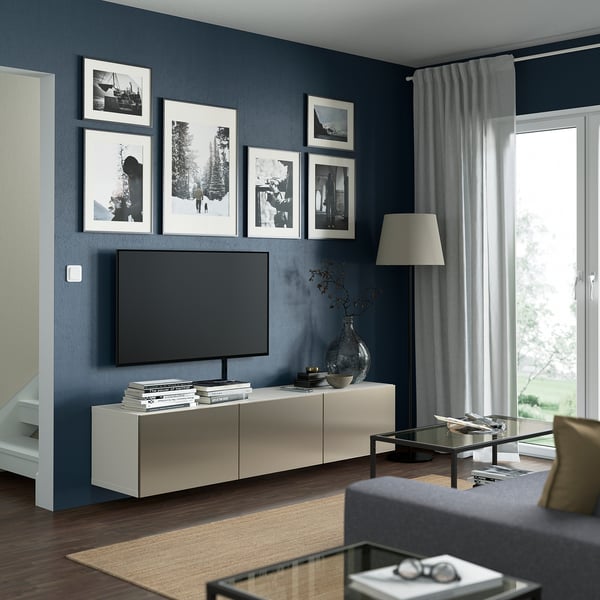 BESTÅ TV-Bank mit Türen, weiß/Riksviken hell bronzefarben, 180x42x38 cm
