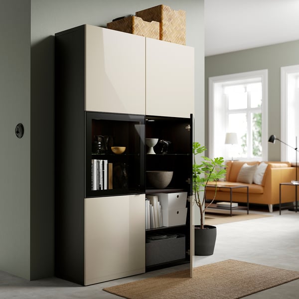 BESTÅ Vitrine, schwarzbraun/Selsviken Hochgl beige Klargl, 120x42x193 cm