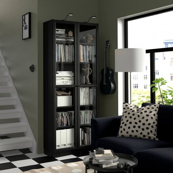 BILLY / OXBERG Bücherregal mit Vitrinentüren, schwarz Eichenachbildung, 80x41x202 cm