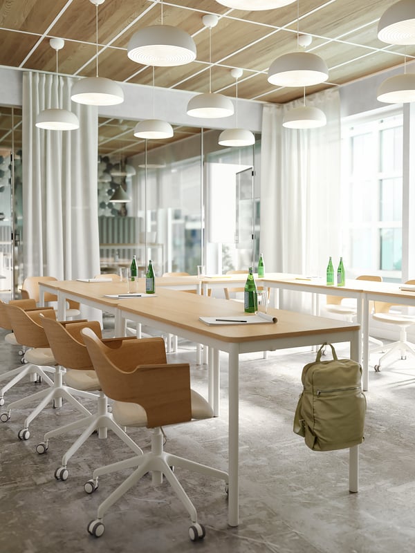 FJÄLLBERGET Konferenzstuhl mit Rollen, Eichenfurnier weiß lasiert/Gunnared beige
