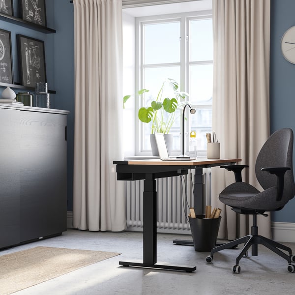MITTZON Schreibtisch sitz/steh, elektrisch Eichenfurnier/schwarz, 120x60 cm
