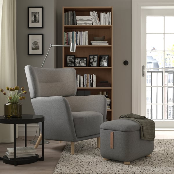 OSKARSHAMN Ohrensessel mit Hocker, Tibbleby beige/grau