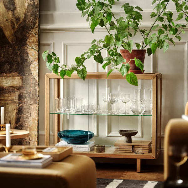 STOCKHOLM 2025 Vitrine, Eichenfurnier, 100x40x86 cm