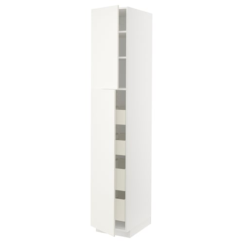 A white METOD kitchen cabinet with smooth, clean lines and glass doors, providing a light and spacious atmosphere.