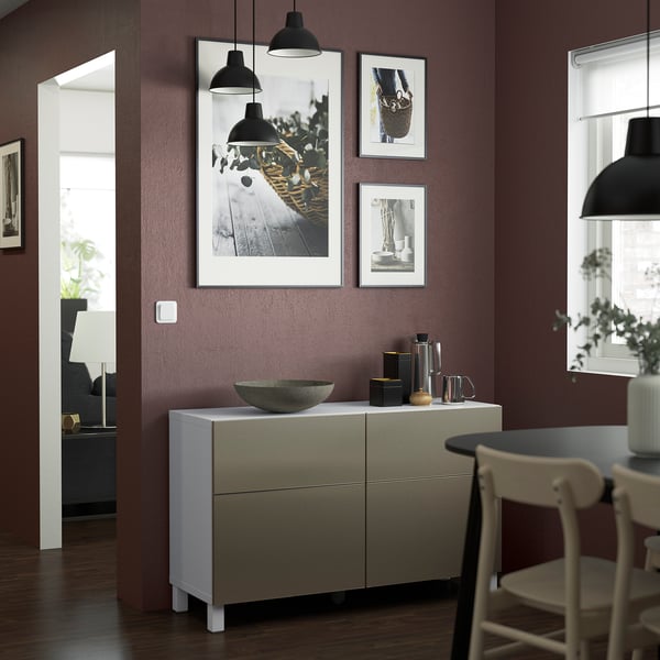BESTÅ Combi rangement portes/tiroirs, blanc/Riksviken/Stubbarp effet bronze clair, 120x42x74 cm