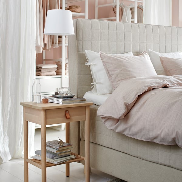 BJÖRKSNÄS Table de chevet, bouleau, 48x38 cm