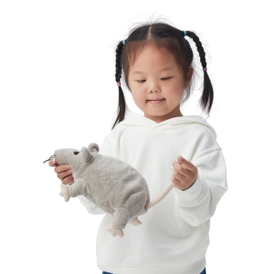 GOSIG RÅTTA Peluche, gris/beige, 23 cm
