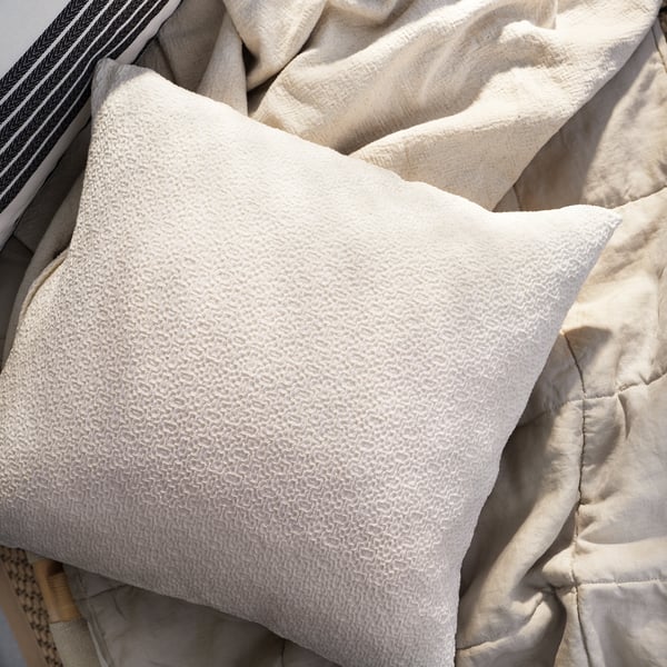 HEDSÄV Housse de coussin, blanc cassé, 50x50 cm