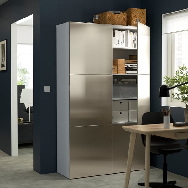 BESTÅ Mobile con ante, bianco/Riksviken effetto bronzo chiaro, 120x42x193 cm