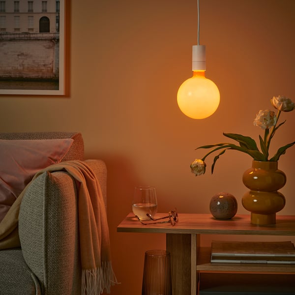 MOLNART Lampadina a LED E27 150 lumen, globo arancione-rosa, 150 mm