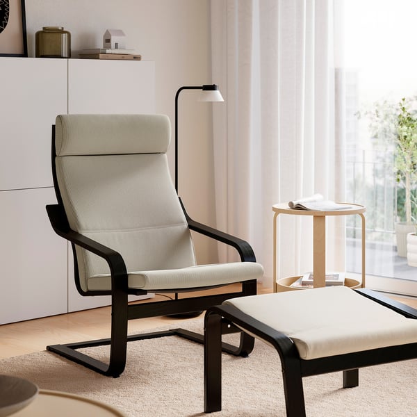POÄNG Sillón con apoyapiés, efecto nogal/Kelinge beige