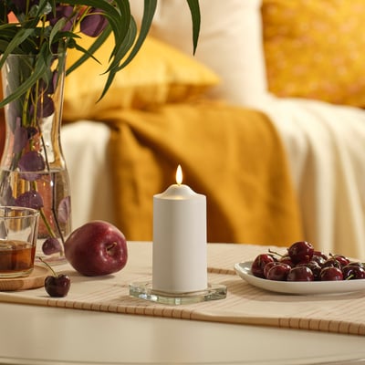 SMÅLOM Vela gruesa LED, a pilas blanco, 14 cm