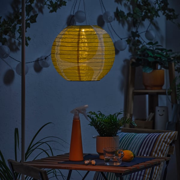 SOLVINDEN Lámpara de techo solar LED, ext globo/amarillo gris, 30 cm