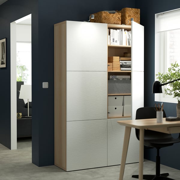 BESTÅ Mueble sala con puertas, Efecto roble tinte blanco/Laxviken blanco, 120x42x193 cm