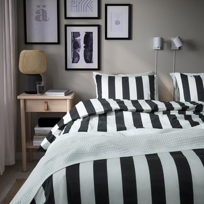 SLÅNHÖSTMAL Funda de plumón y funda almohada, negro con blanco/Rayas, 150x200/50x60 cm