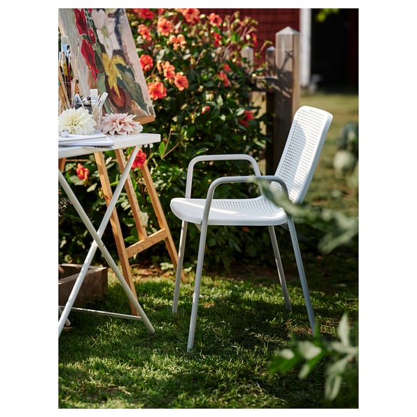 TORPARÖ Silla con apoyabrazos de exterior, blanco