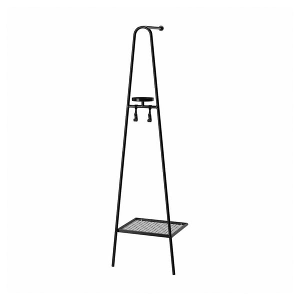 Černý věšák ÄLGANÄS, kovový, trojúhelníkový s policí, elegantní, minimalistický design.