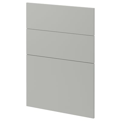 Světle šedá, obdélníková čela kuchyňské skříňky METOD. Má elegantní, moderní design se třemi sekcemi.
