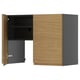 Moderní kuchyňská linka s dřevěným povrchem z ikea. Elegantní design s integrovanými úchyty.