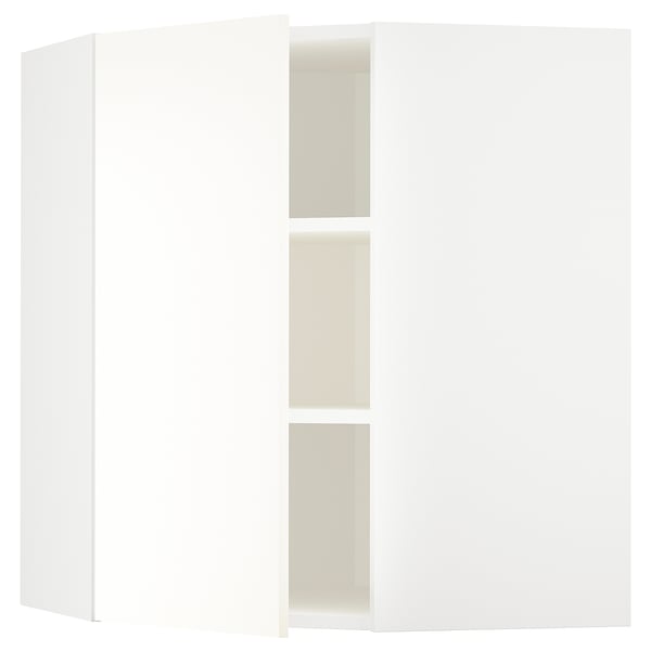 Bílá sada kuchyňských skříněk METOD. Tři police, nastavitelný design, moderní minimalistický vzhled.