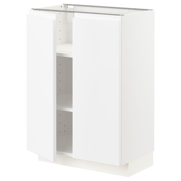 Bílá kuchyňská skříňka METOD, minimalistický design s polohovatelnými policemi.