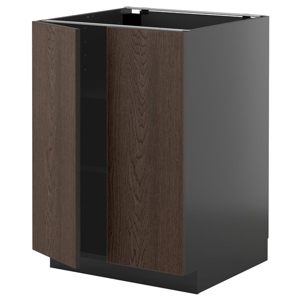 Ikea METOD tmavě hnědá skříňka s dřevěnými dvířky.