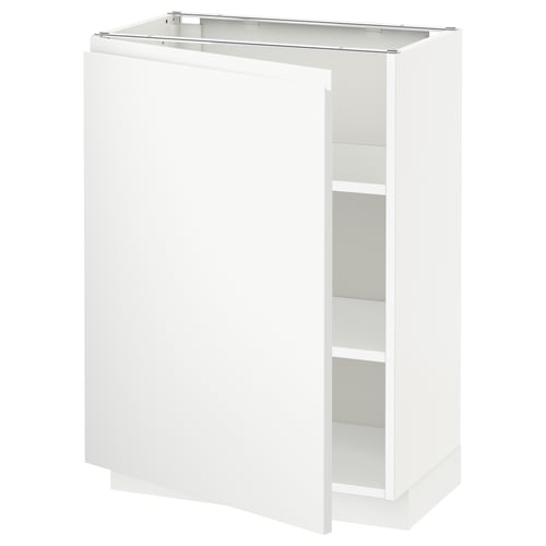 Bílá kuchyňská skříňka METOD, minimalistický design, matný povrch, s nastavitelnými policemi.