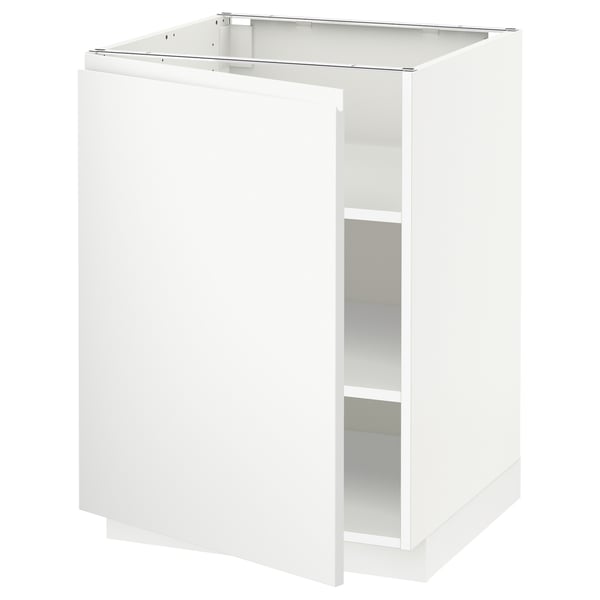 Moderní bílá kuchyňská linka, práškově lakovaná, obdélníková, minimalistický design.