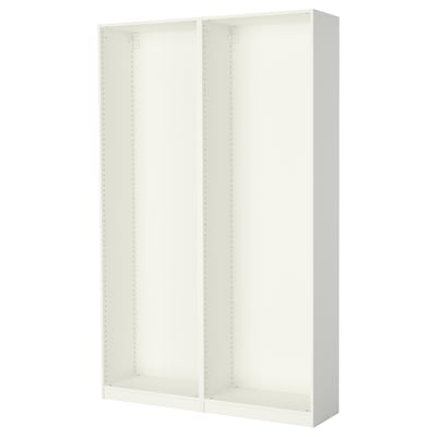 Bílý rám šatní skříně ikea PAX. Má čtvercový tvar, vyrobený z dřevotřískových desek a minimalistický design pro snadnou montáž a přizpůsobení.
