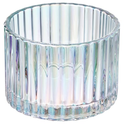 Čirý, duhový skleněný svícen RÄFFELBJÖRK se svislými drážkami.