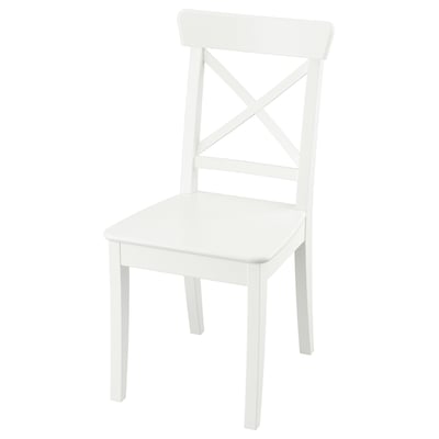 Bílá židle ROSENTORP, klasický dřevěný design s křížovou opěrkou zad a čtvercovým sedákem.