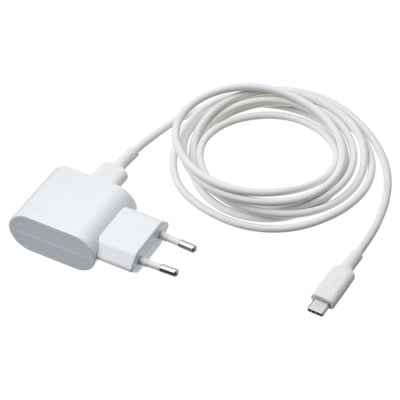 Bílá USB nabíječka SMÅHAGEL a kabel sittbrunn. Kompaktní design, konektor usb-c.