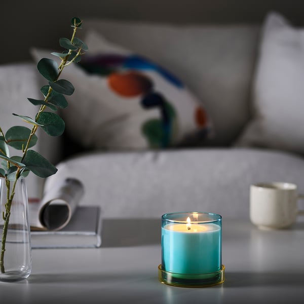 DVÄRGHÖK Duftlys i glas med låg, Figenblad blå/lysegul, 50 hr