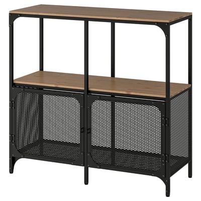 Sort FJÄLLBO bogreol med træ og metal. Mesh-ryg, justerbare fødder.