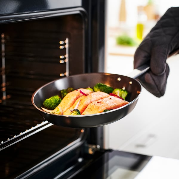 GULDÖRING Stegepande, non-stick rustfrit stål/gråsort, 24 cm