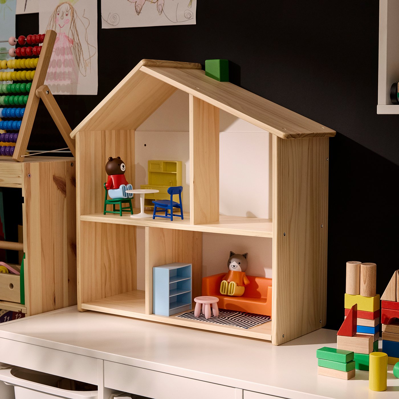 HUSET Møbler og figurer til dukkehus, stue/køkken multifarvet