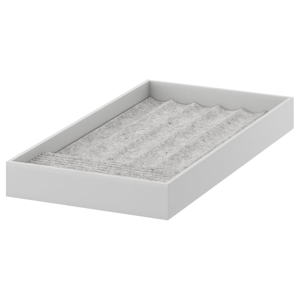 KOMPLEMENT smykkebakke, hvid, filtforede rum, rektangulær form, organiseret design.