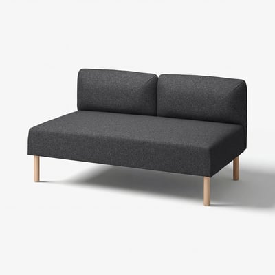 Moderne kulgrå, L-formet sofa med træben, enkle, rene linjer og to rygpuder.