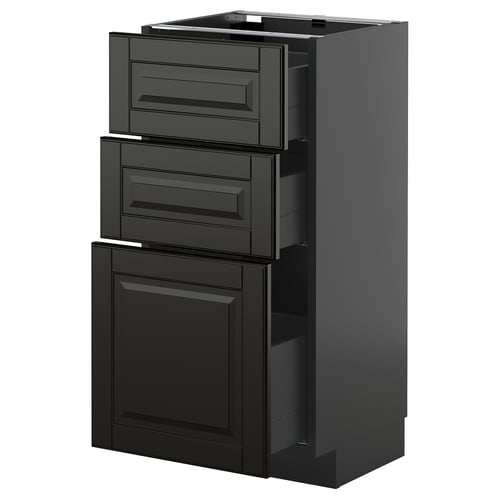 Moderne sort køkkenskab med tre skuffer og en låge, slankt design, blank finish.