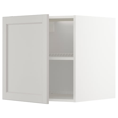 Hvidt køkkenskab, moderne design, firkantet form, enkelt dør åben, lysegrå interiør, justerbar hylde, skrå kanter.