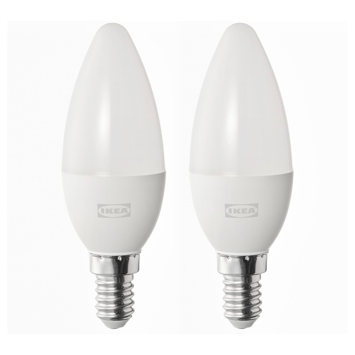 To ikea SOLHETTA led-pærer, hvide, dråbeformede, står side om side.