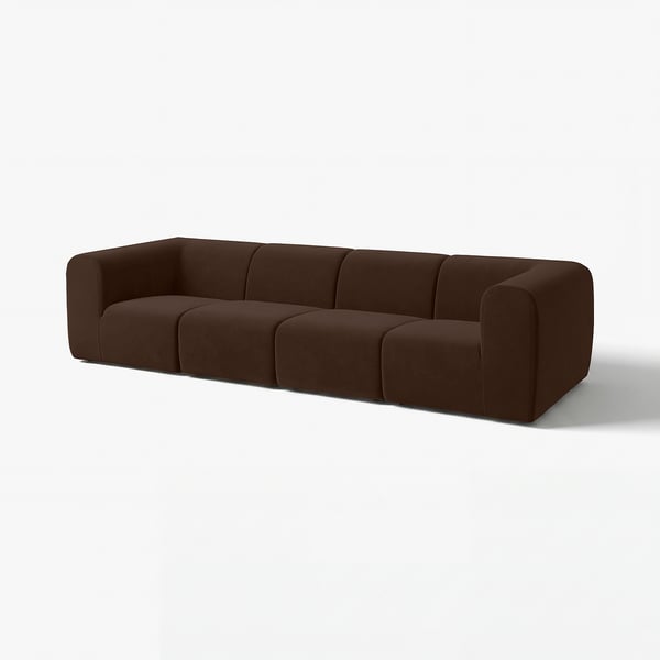 En brun STOCKHOLM 2025 sofa, der fremviser moderne design med blødt fløjlsstof, et dybt sæde og minimalistisk æstetik.