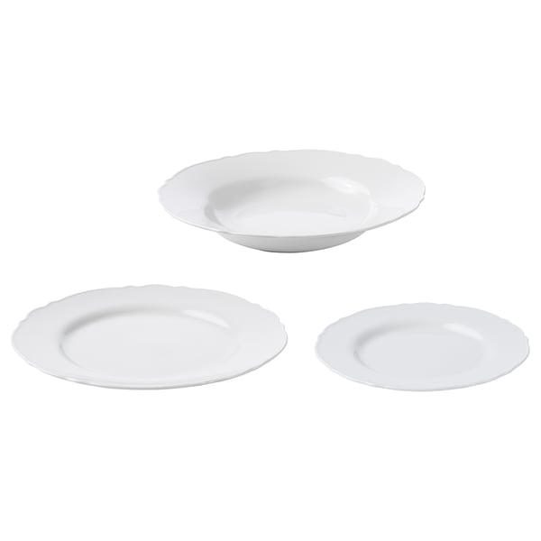 Tre hvide porcelænsfade med flæsekanter arrangeret i trekant. Elegant og rustikt design, holdbart, tåler opvaskemaskine.