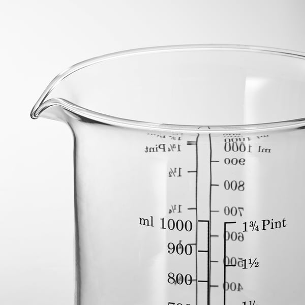 Målekande af glas med tydelige markeringer op til 1000 ml; tud for nem hældning.